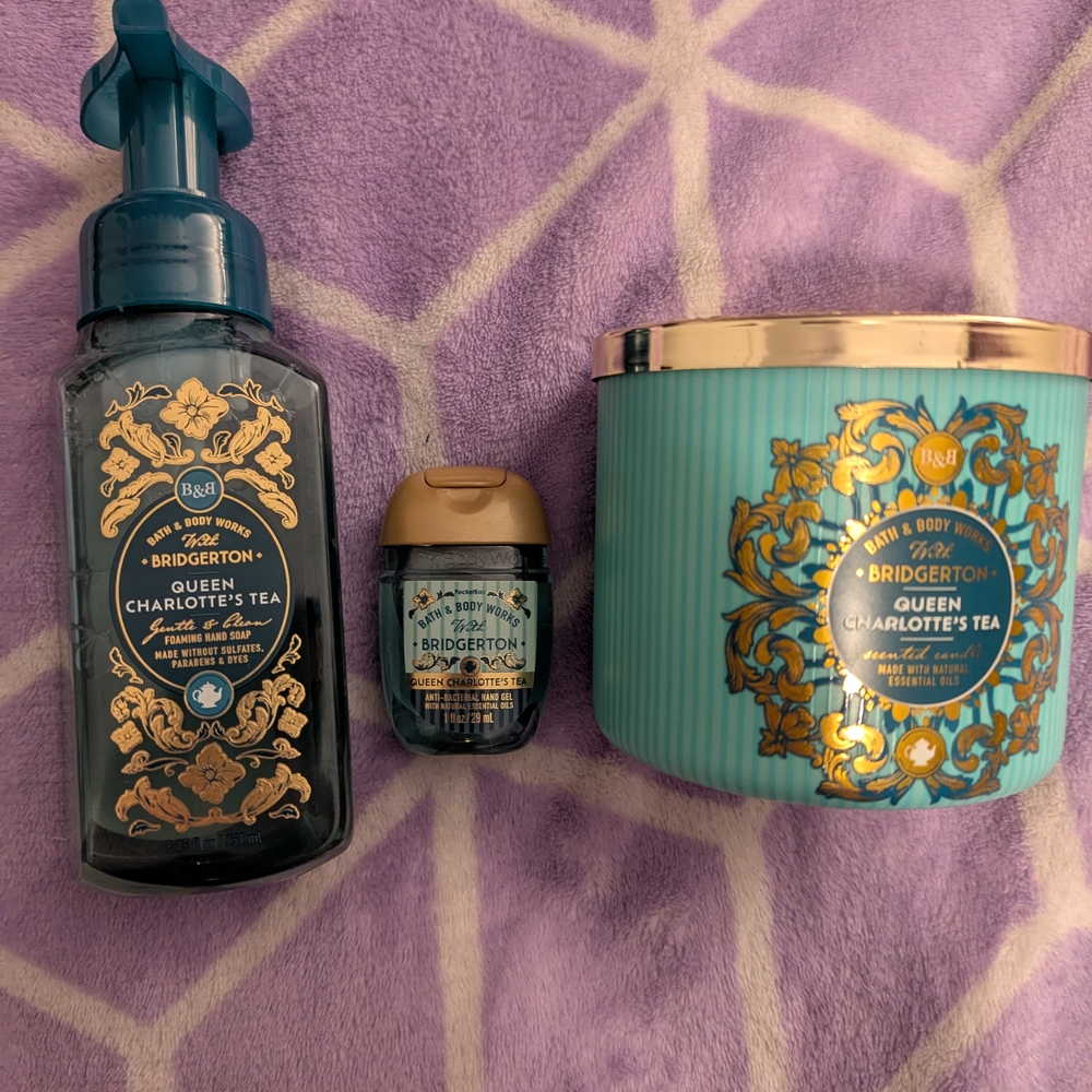Queen Charlotte's Tea Bath & Body Set - Blue and Gold